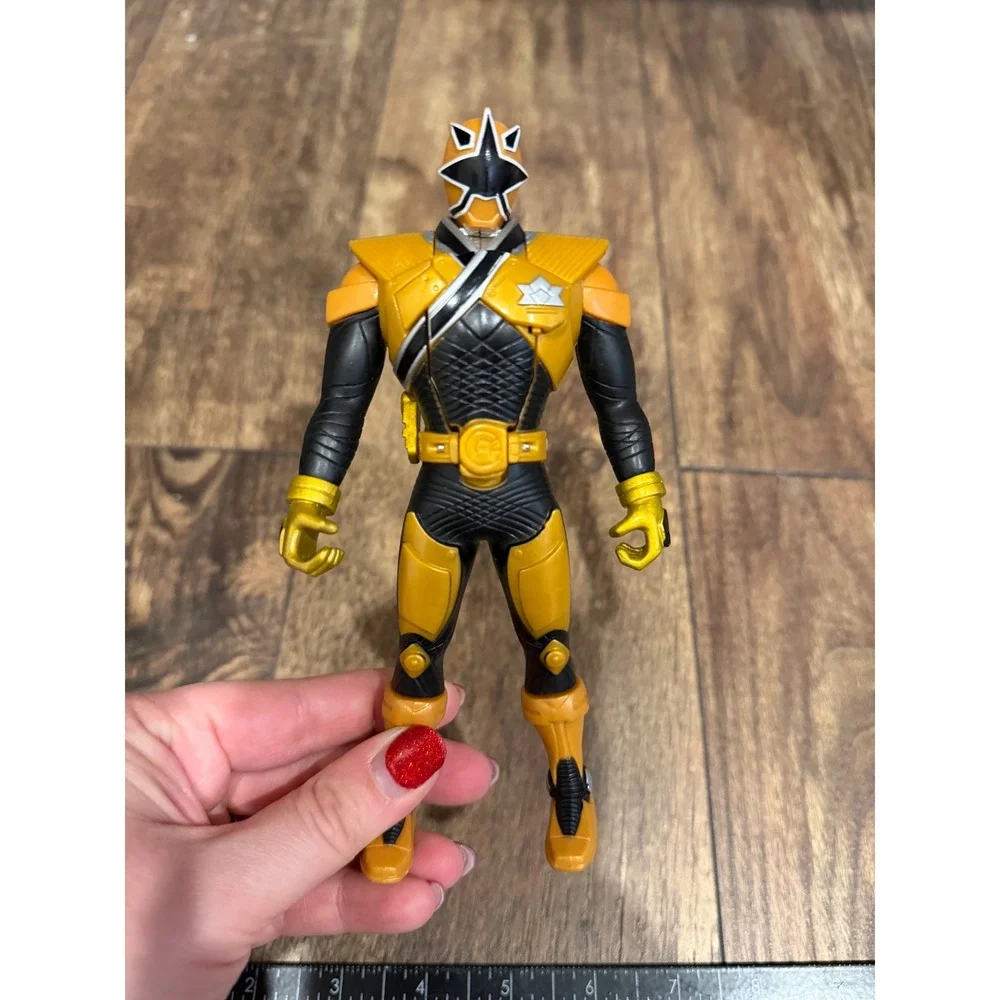 Bandai Power Rangers Super Ninja Steel Gold Ranger 7 Inch Action Figure 2018 - Picture 3 of 5